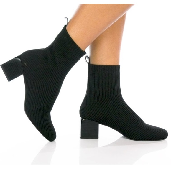 Dolce Vita Shoes - Dolce Vita Black Alaya Bootie Size 8.5